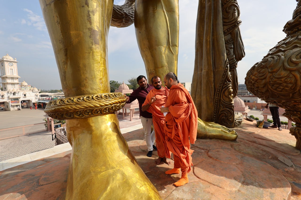 18-02-2025 Swamiji Visit salangpur dham (14)